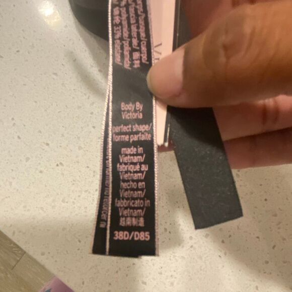 Victoria’s Secret bra body by Victoria perfect shape bra size 38D - Picture 5 of 6